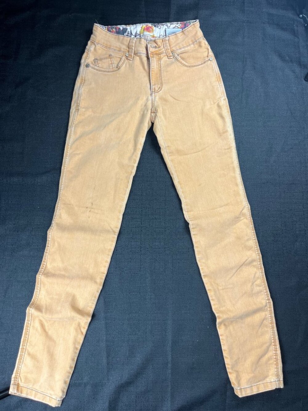 Vivarti Tan Jeans Size Small Floral Lining Five Pocket Style
